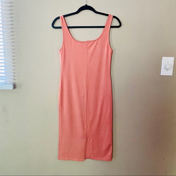 Body con solid midi dress with rear middle slit - Picture 3 of 5